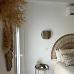 Quinta Lagus - *