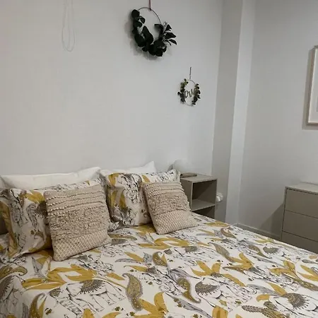 Quinta Lagus - *